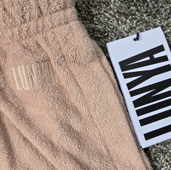 Lunya Knit Terry Short NEW Size Small - Picture 4 of 10